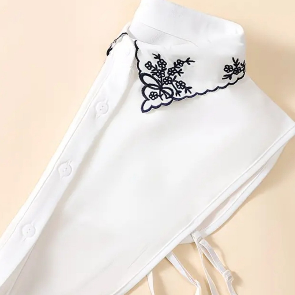 White Peter Pan Collar with Black Embroidery - Picture 4 of 4